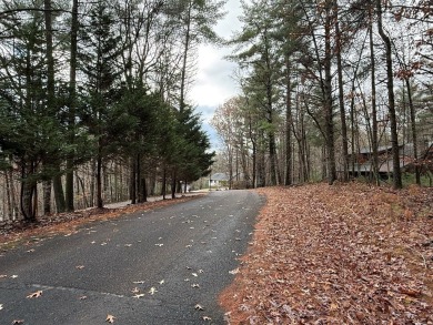 Beautiful and nice-laying lot located in the upscale community on White Path Golf Club in Georgia - for sale on GolfHomes.com, golf home, golf lot