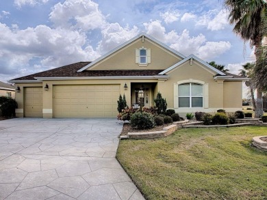 ++GOLF COURSE  WATER VIEW++GOLF CART GARAGE++NEW ROOF++NEW on The Links of Spruce Creek in Florida - for sale on GolfHomes.com, golf home, golf lot