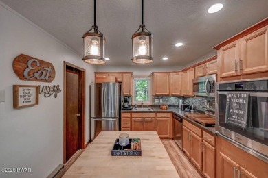 Get Ready for Summer in The Hideout!Fully furnished and move-in on The Hideout Golf in Pennsylvania - for sale on GolfHomes.com, golf home, golf lot