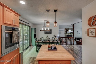 Get Ready for Summer in The Hideout!Fully furnished and move-in on The Hideout Golf in Pennsylvania - for sale on GolfHomes.com, golf home, golf lot