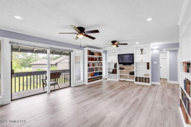 Rare find! This charming 3 bedroom 2 bath condo in Lanai Village on Diamondhead Country Club in Mississippi - for sale on GolfHomes.com, golf home, golf lot