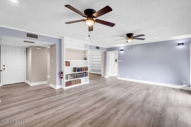 Rare find! This charming 3 bedroom 2 bath condo in Lanai Village on Diamondhead Country Club in Mississippi - for sale on GolfHomes.com, golf home, golf lot