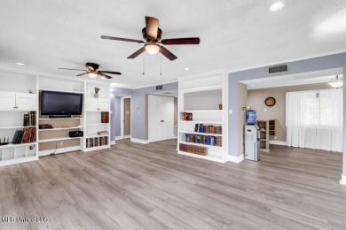 Rare find! This charming 3 bedroom 2 bath condo in Lanai Village on Diamondhead Country Club in Mississippi - for sale on GolfHomes.com, golf home, golf lot