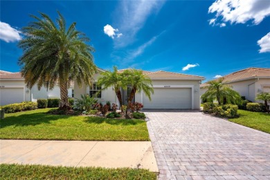 THIS HOME OFFERS AN IDEAL BLEND OF MODERN COMFORT AND ELEGANT on Heron Creek Golf and Country Club in Florida - for sale on GolfHomes.com, golf home, golf lot