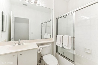 TREMENDOUS OPPORTUNITY FOR THIS COZY 2BR+DEN, 2 BA VILLA on Ibis Golf and Country Club in Florida - for sale on GolfHomes.com, golf home, golf lot