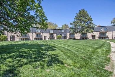 Jennifer Weikel, M: , jenn,   - Carefree, low-maintenance living on Oak Hills Country Club in Nebraska - for sale on GolfHomes.com, golf home, golf lot
