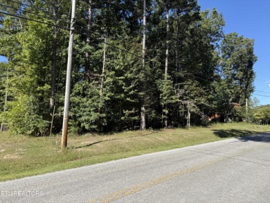 Beautiful lot in Lake Tansi only a minute from the Marina.  This on Lake Tansi Village Country Club in Tennessee - for sale on GolfHomes.com, golf home, golf lot