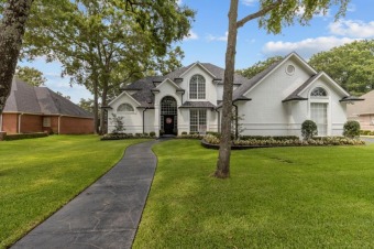 Spectacular 4 Bedroom 3 bath Golf Course Home on Hollytree Country Club in Texas - for sale on GolfHomes.com, golf home, golf lot