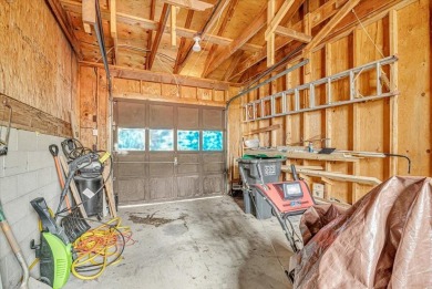 Welcome to this charming, well-maintained home nestled in the on Pocono Farms Country Club in Pennsylvania - for sale on GolfHomes.com, golf home, golf lot