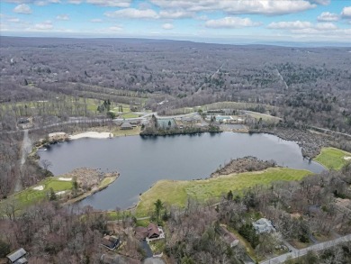 Welcome to this charming, well-maintained home nestled in the on Pocono Farms Country Club in Pennsylvania - for sale on GolfHomes.com, golf home, golf lot