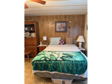 This well-maintained 1104sqft 3-bedroom 2-bath home is in on Brookridge Country Club in Florida - for sale on GolfHomes.com, golf home, golf lot