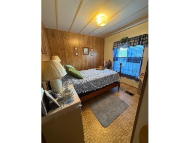 This well-maintained 1104sqft 3-bedroom 2-bath home is in on Brookridge Country Club in Florida - for sale on GolfHomes.com, golf home, golf lot