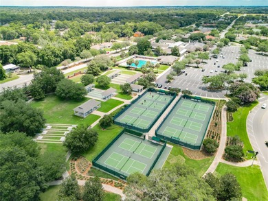 Located in the lovely Village of Briar Meadow, this GOLF COURSE on The Links of Spruce Creek in Florida - for sale on GolfHomes.com, golf home, golf lot