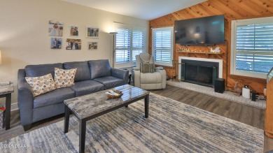 Desirable 3 Bedroom 2 Bath Golf Villas End unit in the World on Spruce Creek Golf Club in Florida - for sale on GolfHomes.com, golf home, golf lot