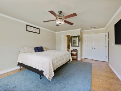 Wonderful lock & leave townhome in Chipeta Pines. Large open on Chipeta Golf Course At Orchard Mesa in Colorado - for sale on GolfHomes.com, golf home, golf lot