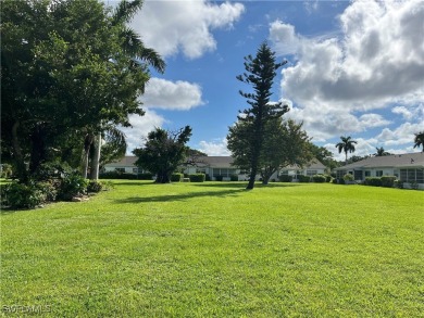 *DOUBLE GARAGE*RENOVATED*FRESHLY PAINTED INSIDE*3 BEDROOMS*2.5 on Myerlee Country Club in Florida - for sale on GolfHomes.com, golf home, golf lot