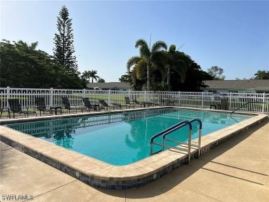 *DOUBLE GARAGE*RENOVATED*FRESHLY PAINTED INSIDE*3 BEDROOMS*2.5 on Myerlee Country Club in Florida - for sale on GolfHomes.com, golf home, golf lot