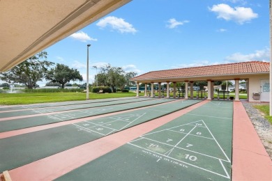 Under contract-accepting backup offers. Spruce Creek South, 55+ on The Links of Spruce Creek in Florida - for sale on GolfHomes.com, golf home, golf lot
