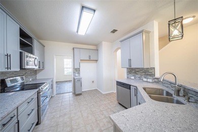 Golf Course Lot.  4 bedrooms 2.5 bath.  Kitchen has granite, SS on Jim Boggs in Texas - for sale on GolfHomes.com, golf home, golf lot