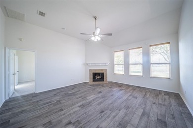 Golf Course Lot.  4 bedrooms 2.5 bath.  Kitchen has granite, SS on Jim Boggs in Texas - for sale on GolfHomes.com, golf home, golf lot