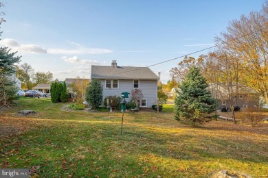 Opportunity knocks with this 3 Bedroom, 2 Full and 1 Half bath on Flourtown Country Club in Pennsylvania - for sale on GolfHomes.com, golf home, golf lot