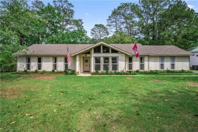**VRM: SELLER WILL ENTERTAIN OFFERS BETWEEN $269,000 - $289 on Cypress Country Club and Golf Club  in Alabama - for sale on GolfHomes.com, golf home, golf lot
