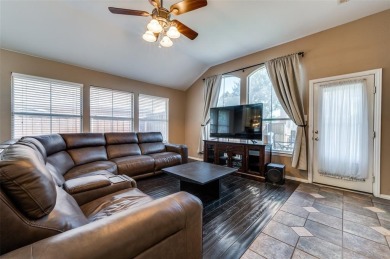 This 1 story home offers a harmonious blend of cozy and comfort on Stewart Peninsula Golf Course in Texas - for sale on GolfHomes.com, golf home, golf lot