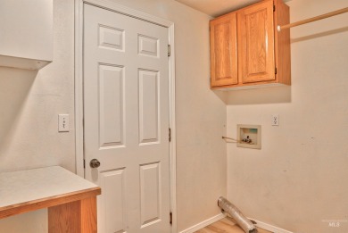 Nestled in a quiet culdesac, you will love coming home to your on Eagle Hills Golf Course in Idaho - for sale on GolfHomes.com, golf home, golf lot