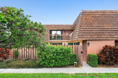 Great golf community with no membership fees.  2 bedroom with a on Atlantis Golf Club in Florida - for sale on GolfHomes.com, golf home, golf lot