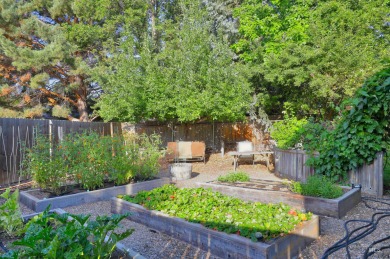 Nestled in a quiet culdesac, you will love coming home to your on Eagle Hills Golf Course in Idaho - for sale on GolfHomes.com, golf home, golf lot