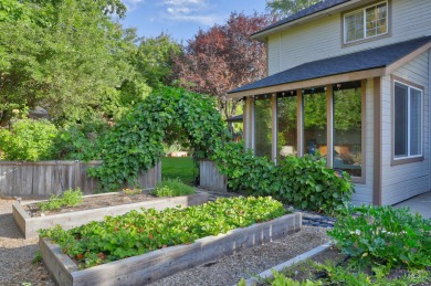 Nestled in a quiet culdesac, you will love coming home to your on Eagle Hills Golf Course in Idaho - for sale on GolfHomes.com, golf home, golf lot