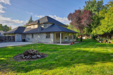 Nestled in a quiet culdesac, you will love coming home to your on Eagle Hills Golf Course in Idaho - for sale on GolfHomes.com, golf home, golf lot