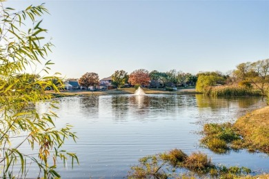 This 1 story home offers a harmonious blend of cozy and comfort on Stewart Peninsula Golf Course in Texas - for sale on GolfHomes.com, golf home, golf lot