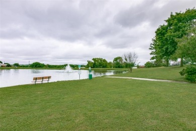 This 1 story home offers a harmonious blend of cozy and comfort on Stewart Peninsula Golf Course in Texas - for sale on GolfHomes.com, golf home, golf lot