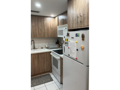 RESORT LIFESTYLE COMMUNITY - BEAURIFUL 2 BEDROOMS 2 FULL on Hillsboro Pines Golf in Florida - for sale on GolfHomes.com, golf home, golf lot