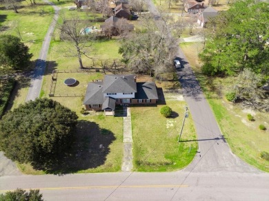 Welcome to this charming split-level brick ranch in the highly on Berkeley Country Club in South Carolina - for sale on GolfHomes.com, golf home, golf lot