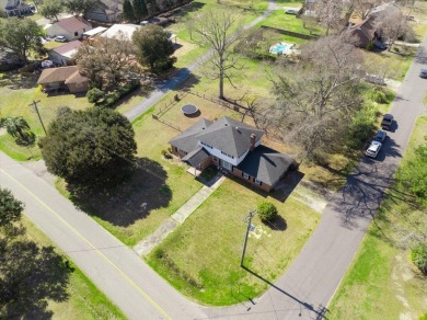 Welcome to this charming split-level brick ranch in the highly on Berkeley Country Club in South Carolina - for sale on GolfHomes.com, golf home, golf lot