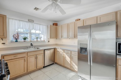 Welcome to this beautifuly maintained, 3 bedroom, 2 bath on Spring Lake Golf Club - Thunderbird in New York - for sale on GolfHomes.com, golf home, golf lot