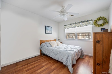 Welcome to this beautifuly maintained, 3 bedroom, 2 bath on Spring Lake Golf Club - Thunderbird in New York - for sale on GolfHomes.com, golf home, golf lot