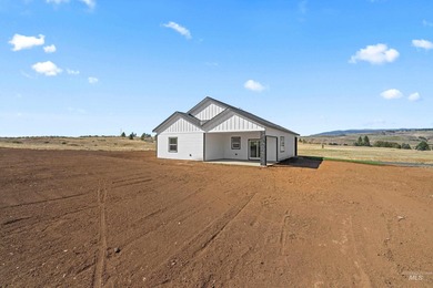 This brand-new 3-bedroom, 2-bathroom home in Council, Idaho on Council Mountain Golf Course in Idaho - for sale on GolfHomes.com, golf home, golf lot