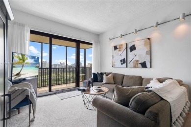 Penthouse 2 Bedroom/2 Full baths unit, 10 foot ceilings, split on Turnberry Isle Resort and Club in Florida - for sale on GolfHomes.com, golf home, golf lot