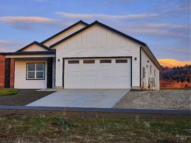 This brand-new 3-bedroom, 2-bathroom home in Council, Idaho on Council Mountain Golf Course in ID - for sale on GolfHomes.com, golf home, golf lot