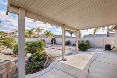 This beautiful single story home is in gate guarded 55+ on Menifee Lakes Country Club - Lakes in California - for sale on GolfHomes.com, golf home, golf lot