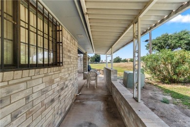 Well maintained property in 55+ community Golf View on Howling Trails Golf  in Texas - for sale on GolfHomes.com, golf home, golf lot