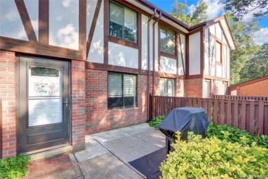 Lower Level Birchwood Unit In Desired Bretton Woods Condo on Bretton Woods Country Club in New York - for sale on GolfHomes.com, golf home, golf lot