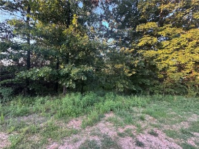 Nearly half an acre of land available on Kinross Drive, already on Bella Vista Country Club - Highlands in Arkansas - for sale on GolfHomes.com, golf home, golf lot