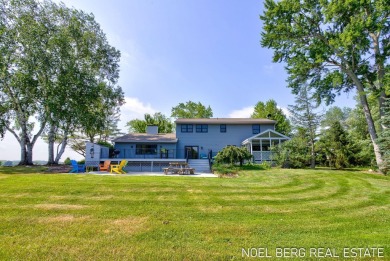 This beautifully remodeled 3 bedroom, 2 1/2 bath home sits on on Terra Verde Golf Course in Michigan - for sale on GolfHomes.com, golf home, golf lot