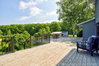 This beautifully remodeled 3 bedroom, 2 1/2 bath home sits on on Terra Verde Golf Course in Michigan - for sale on GolfHomes.com, golf home, golf lot