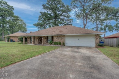 New Price!! Seller is relocating and we need this home sold! on Huntington Park Golf Course in Louisiana - for sale on GolfHomes.com, golf home, golf lot