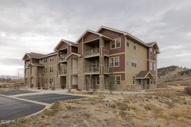 Meticulous 3-bedroom Aspen Meadows in Granby Ranch that on Headwaters Golf Course At Granby Ranch in Colorado - for sale on GolfHomes.com, golf home, golf lot